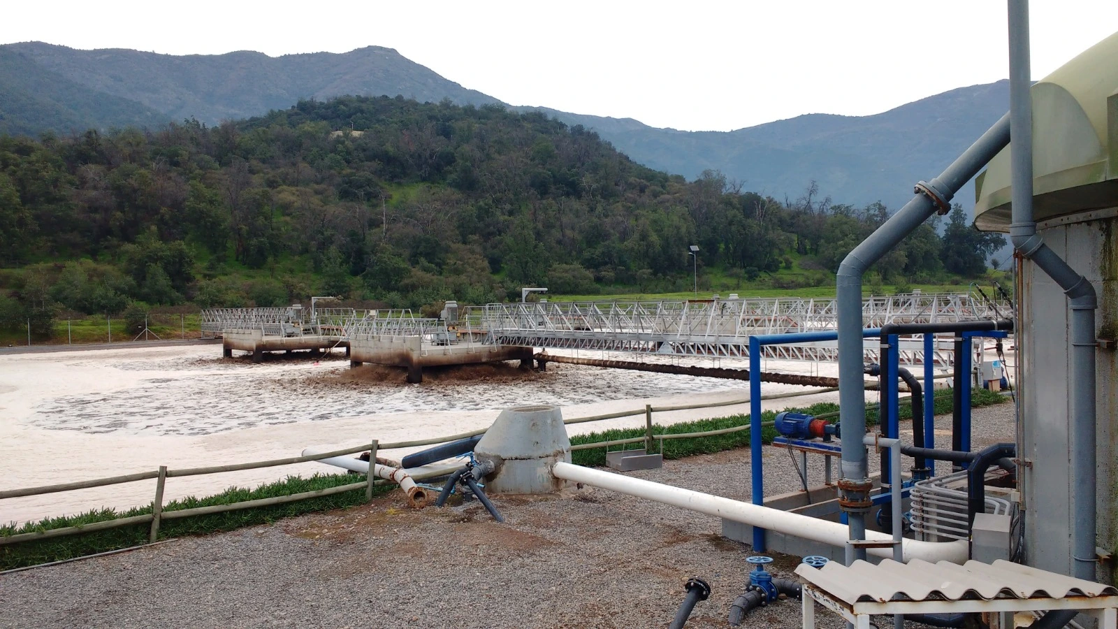 Planta de tratamiento de RILes industriales con coagulante de hierro férrico